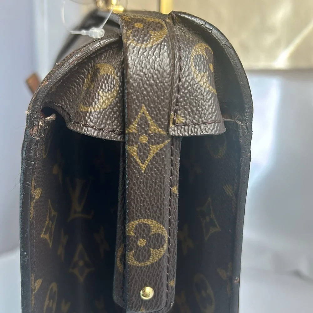 Louis Vuitton Serviette Conseiller Monogram Brown